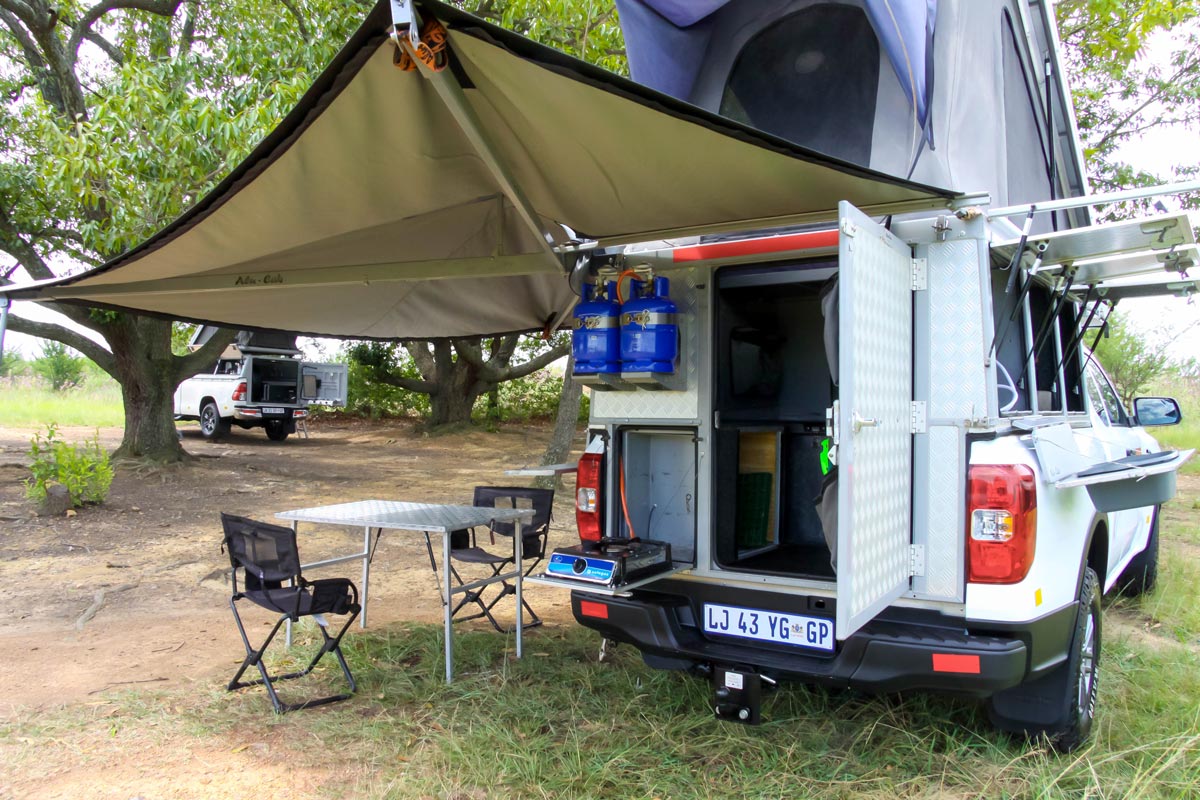 Avis 4x4 - Group L - Kitchen Setup