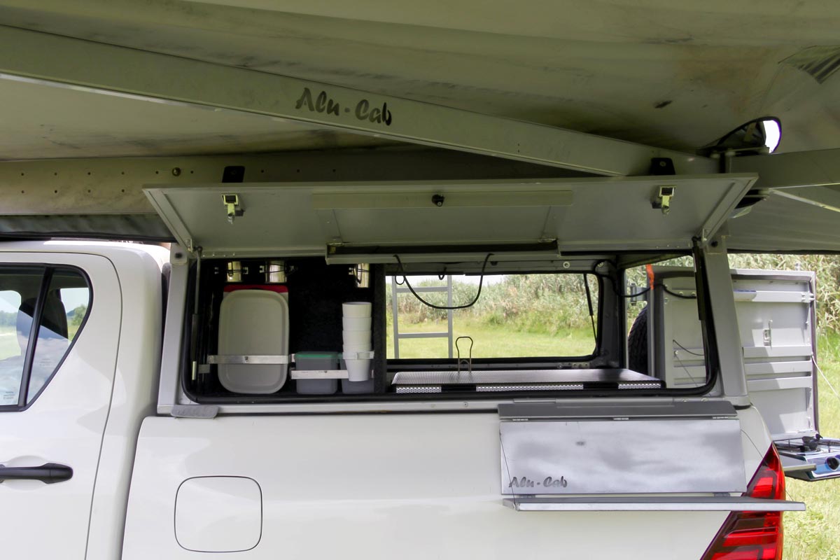 Avis 4x4 - Group N - Kitchen