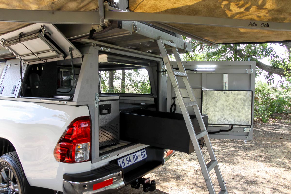 Avis 4x4 - Group O - Storage